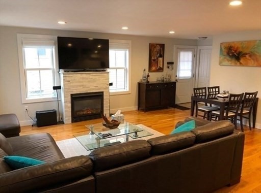 194 Franklin St, Cambridge, Massachusetts, 3 Bedrooms Bedrooms, 6 Rooms Rooms,3.5 BathroomsBathrooms,Residential Lease,For Rent,Franklin St,73387487