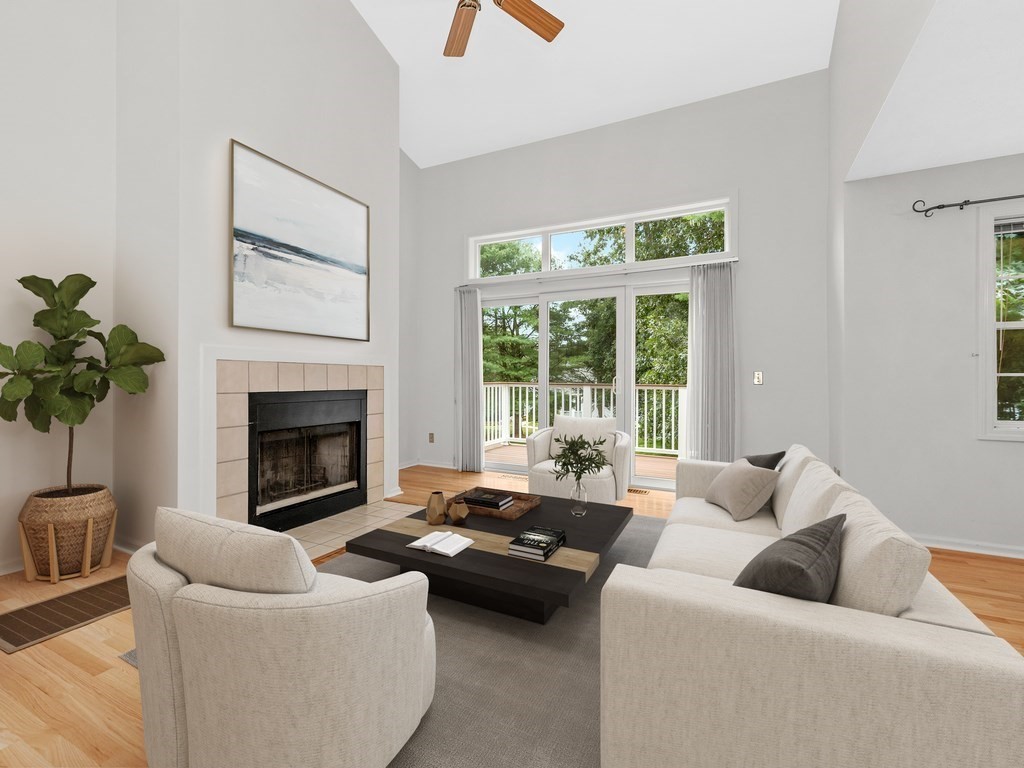 4 Knollwood Ct, Burlington, Massachusetts, 2 Bedrooms Bedrooms, 6 Rooms Rooms,2.5 BathroomsBathrooms,Residential Lease,For Rent,Knollwood Ct,73387512