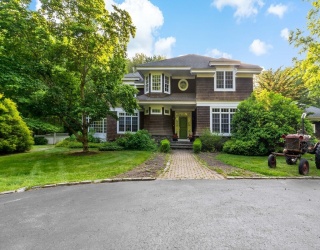 218 Pine St, Rehoboth, Massachusetts, 4 Bedrooms Bedrooms, 10 Rooms Rooms,3.5 BathroomsBathrooms,Residential,For Sale,Pine St,73387575