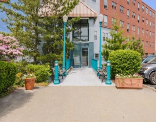 750 Davol St, Fall River, Massachusetts, 2 Bedrooms Bedrooms, 6 Rooms Rooms,1.5 BathroomsBathrooms,Residential,For Sale,Davol St,73387642