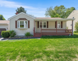 76 N Main St, Bellingham, Massachusetts, 3 Bedrooms Bedrooms, 7 Rooms Rooms,1.5 BathroomsBathrooms,Residential,For Sale,N Main St,73387685