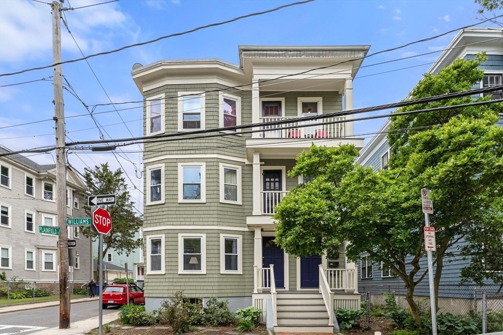 111 Williams St, Boston, Massachusetts, 6 Bedrooms Bedrooms, 15 Rooms Rooms,3 BathroomsBathrooms,Residential Income,For Sale,Williams St,73387690