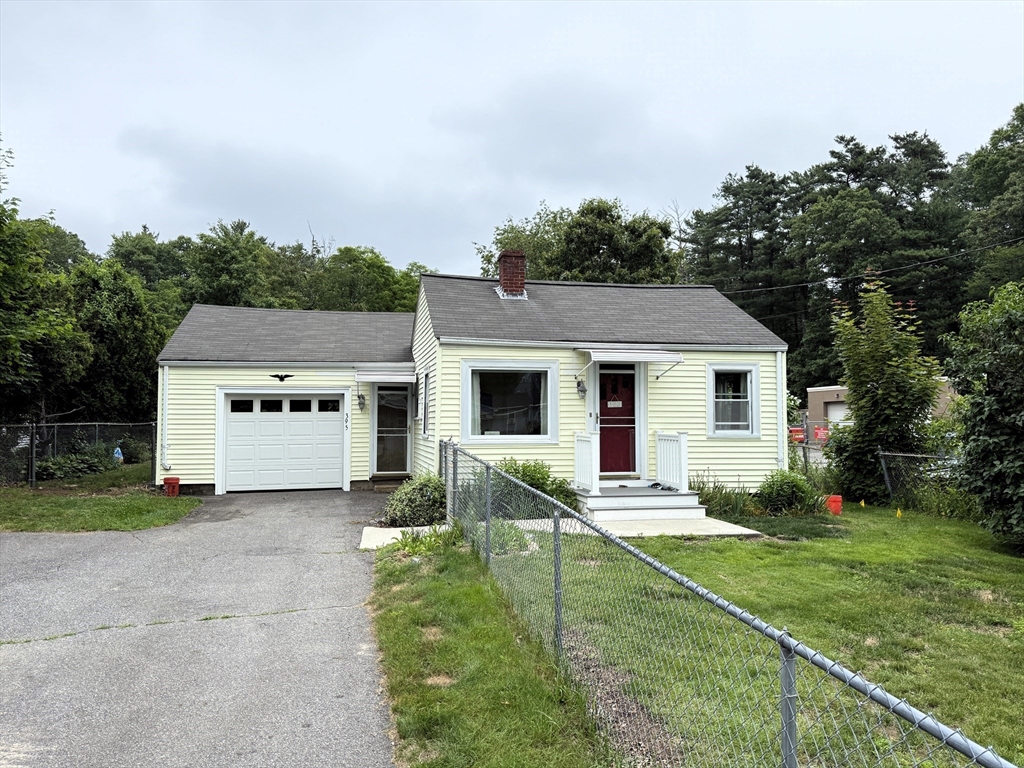 395 Old Colony Rd, Norton, Massachusetts, 1 Bedroom Bedrooms, 4 Rooms Rooms,1 BathroomBathrooms,Residential,For Sale,Old Colony Rd,73385116