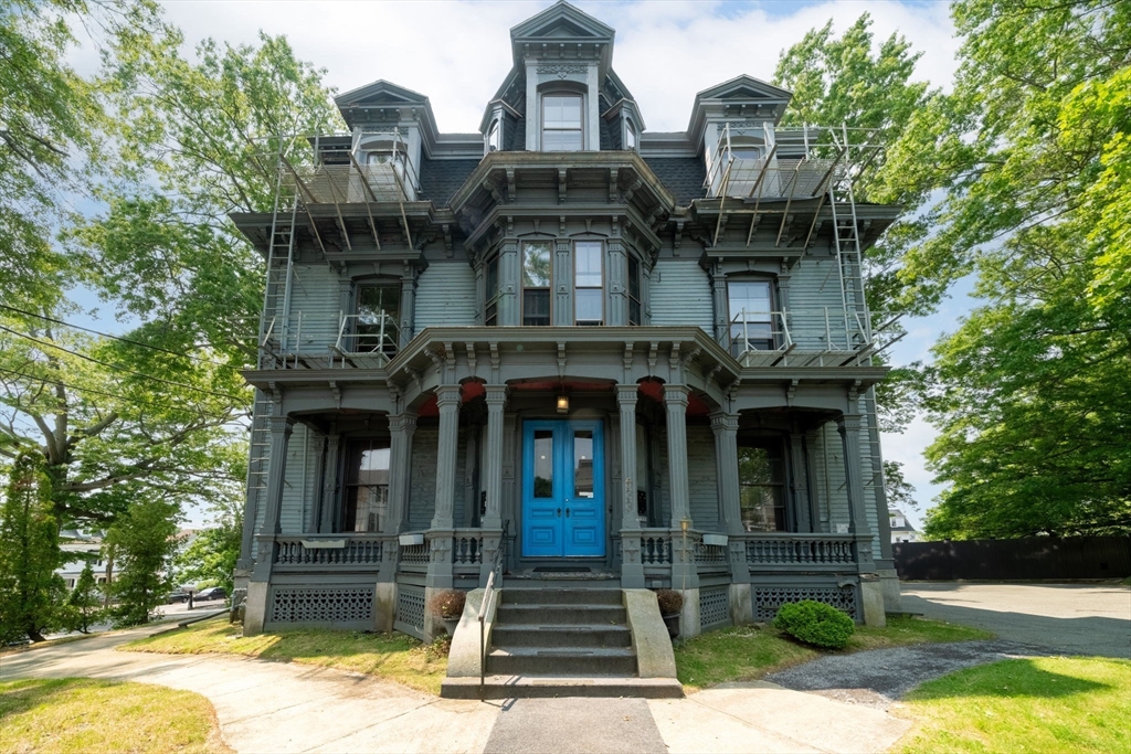 533 Locust St, Fall River, Massachusetts, 12 Bedrooms Bedrooms, 32 Rooms Rooms,8 BathroomsBathrooms,Residential Income,For Sale,Locust St,73387870