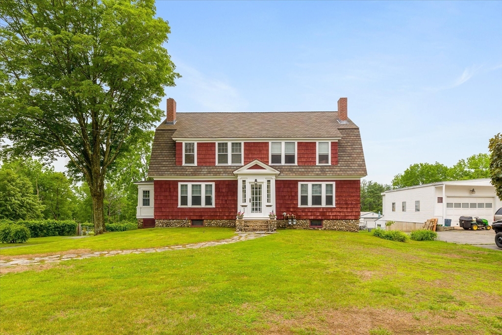 936 Main St, Leominster, Massachusetts, 5 Bedrooms Bedrooms, 10 Rooms Rooms,3.5 BathroomsBathrooms,Residential,For Sale,Main St,73379021