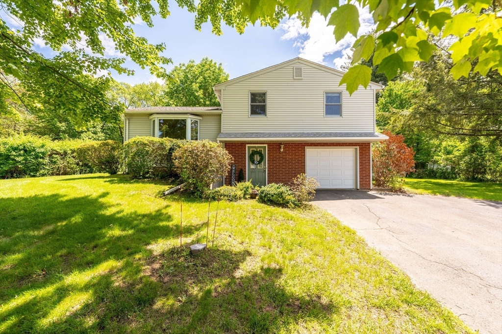 85 South St, Granby, Massachusetts, 3 Bedrooms Bedrooms, 6 Rooms Rooms,1 BathroomBathrooms,Residential,For Sale,South St,73382559