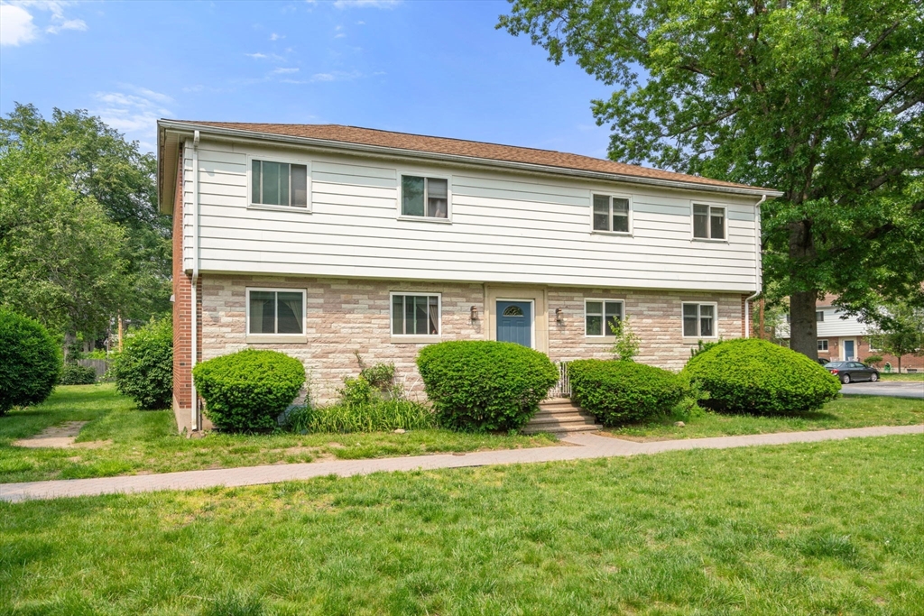 172 Bishop Dr, Framingham, Massachusetts, 3 Bedrooms Bedrooms, 6 Rooms Rooms,1 BathroomBathrooms,Residential,For Sale,Bishop Dr,73388077