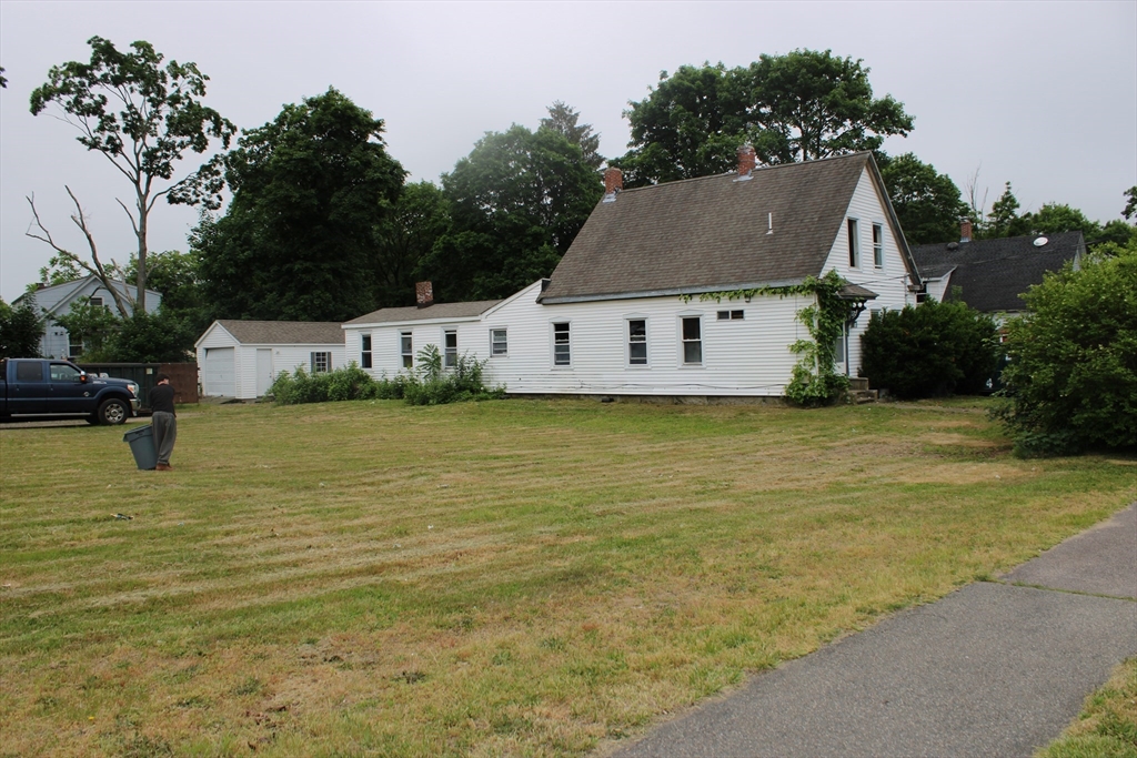 1353 Washington Street, Abington, Massachusetts, 5 Bedrooms Bedrooms, 11 Rooms Rooms,2 BathroomsBathrooms,Residential Income,For Sale,Washington Street,73388313