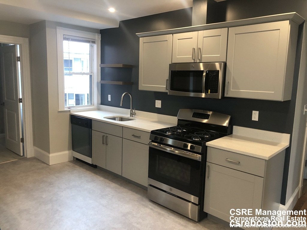 24 Pond Street, Boston, Massachusetts, 4 Bedrooms Bedrooms, 6 Rooms Rooms,2 BathroomsBathrooms,Residential Lease,For Rent,Pond Street,73388149