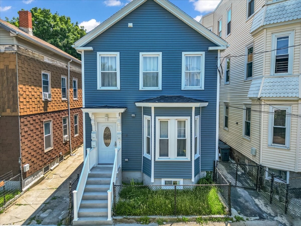 11 Burrell St, Boston, Massachusetts, 3 Bedrooms Bedrooms, 7 Rooms Rooms,2 BathroomsBathrooms,Residential Lease,For Rent,Burrell St,73388905