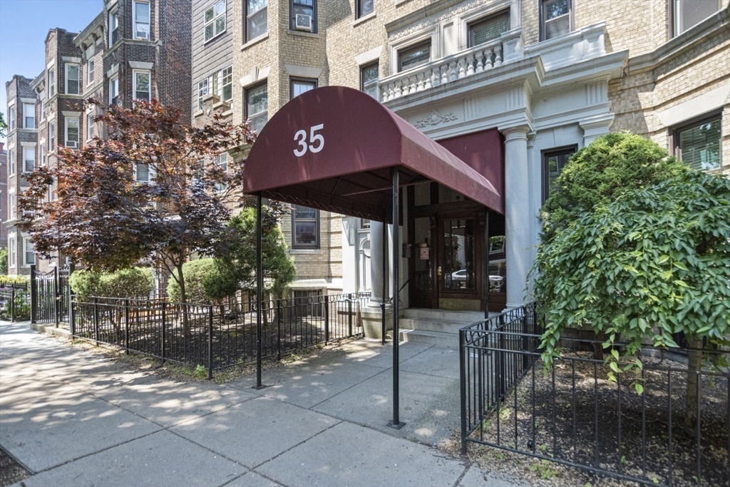 35 Queensberry St, Boston, Massachusetts, 1 Bedroom Bedrooms, 3 Rooms Rooms,1 BathroomBathrooms,Residential Lease,For Rent,Queensberry St,73388912