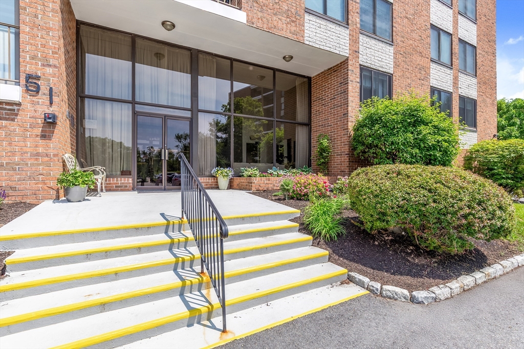 51 Melrose Street, Melrose, Massachusetts, 1 Bedroom Bedrooms, 4 Rooms Rooms,1 BathroomBathrooms,Residential,For Sale,Melrose Street,73388944
