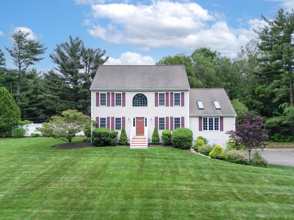 96 High St, Plainville, Massachusetts, 4 Bedrooms Bedrooms, 7 Rooms Rooms,2.5 BathroomsBathrooms,Residential,For Sale,High St,73388945
