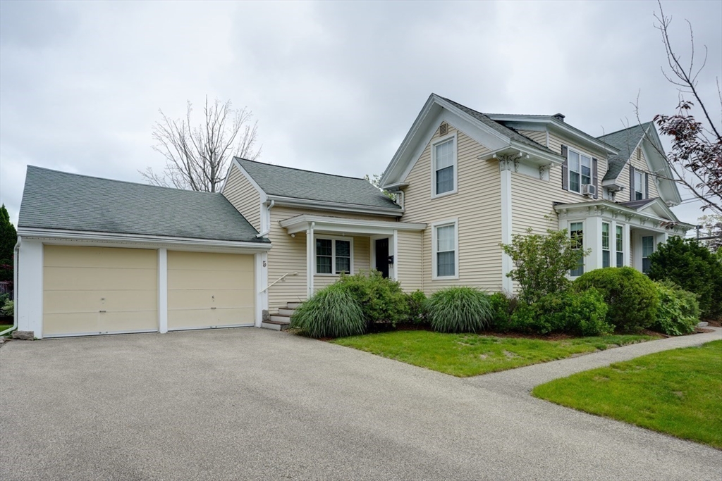 19 Winter St, Framingham, Massachusetts, 3 Bedrooms Bedrooms, 8 Rooms Rooms,2 BathroomsBathrooms,Residential Income,For Sale,Winter St,73389098