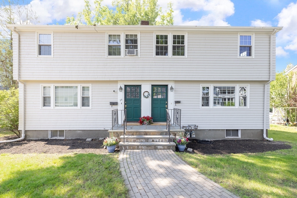 11-13 Turner Ter, Newton, Massachusetts, 6 Bedrooms Bedrooms, 12 Rooms Rooms,3 BathroomsBathrooms,Residential Income,For Sale,Turner Ter,73389118