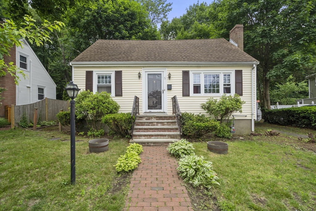 5 Cranmore, Boston, Massachusetts, 3 Bedrooms Bedrooms, 6 Rooms Rooms,1.5 BathroomsBathrooms,Residential,For Sale,Cranmore,73389102