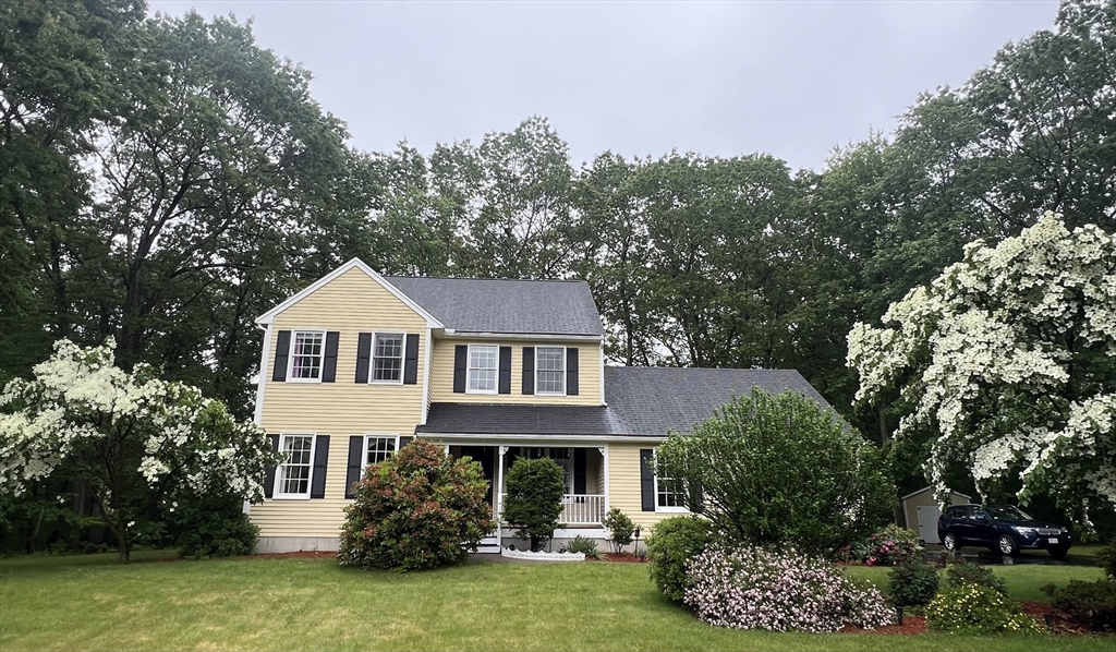 30 Lawrence Dr, Franklin, Massachusetts, 4 Bedrooms Bedrooms, 7 Rooms Rooms,2.5 BathroomsBathrooms,Residential,For Sale,Lawrence Dr,73389155