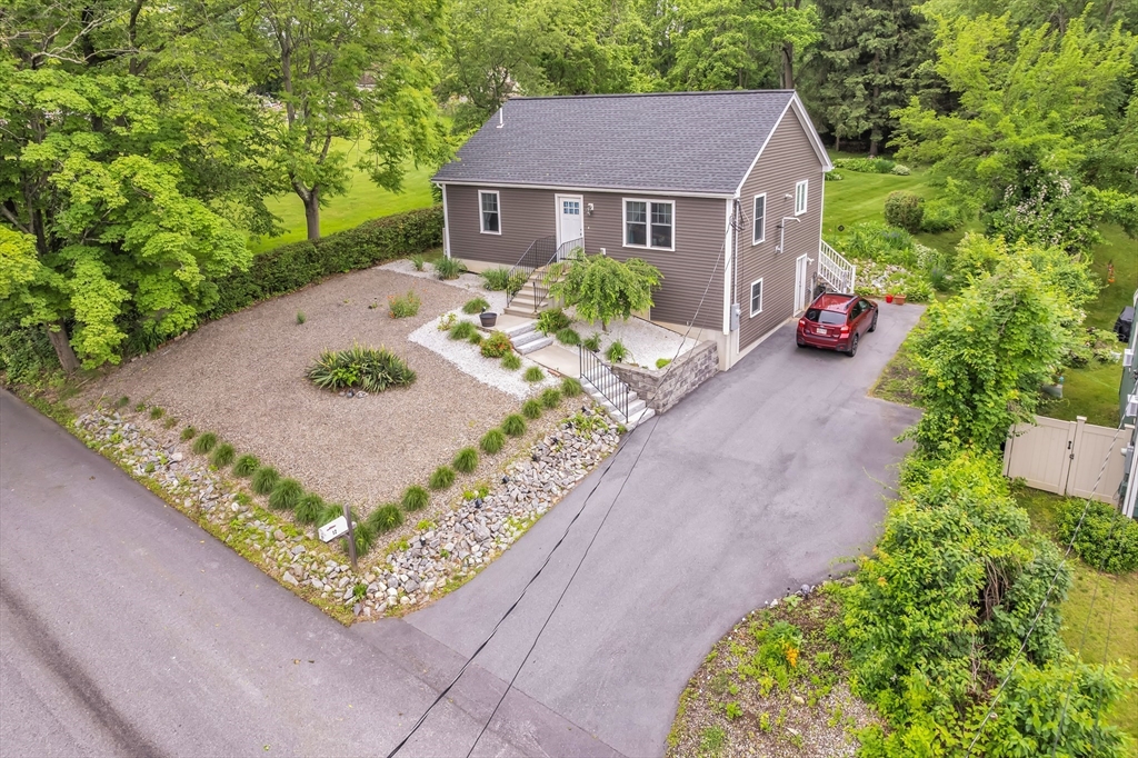 12 Cliff St, Worcester, Massachusetts, 2 Bedrooms Bedrooms, 4 Rooms Rooms,1 BathroomBathrooms,Residential,For Sale,Cliff St,73389334