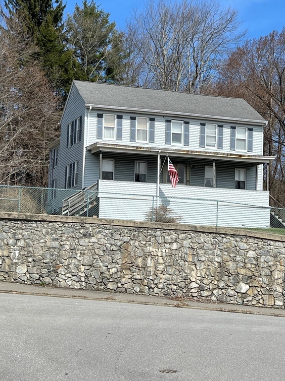 500 Main Street, Leicester, Massachusetts, 5 Bedrooms Bedrooms, 12 Rooms Rooms,3 BathroomsBathrooms,Residential Income,For Sale,Main Street,73389358