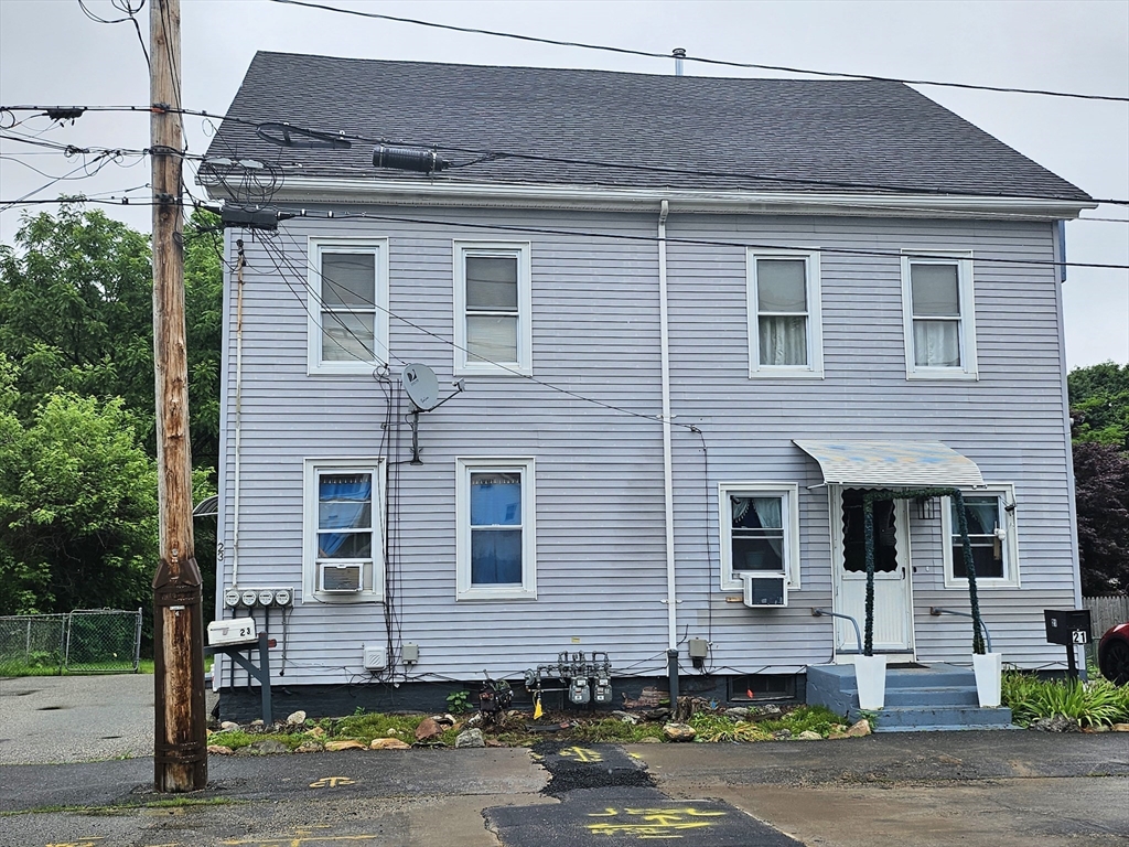 21 High St, South Hadley, Massachusetts, 6 Bedrooms Bedrooms, 14 Rooms Rooms,3 BathroomsBathrooms,Residential Income,For Sale,High St,73389321