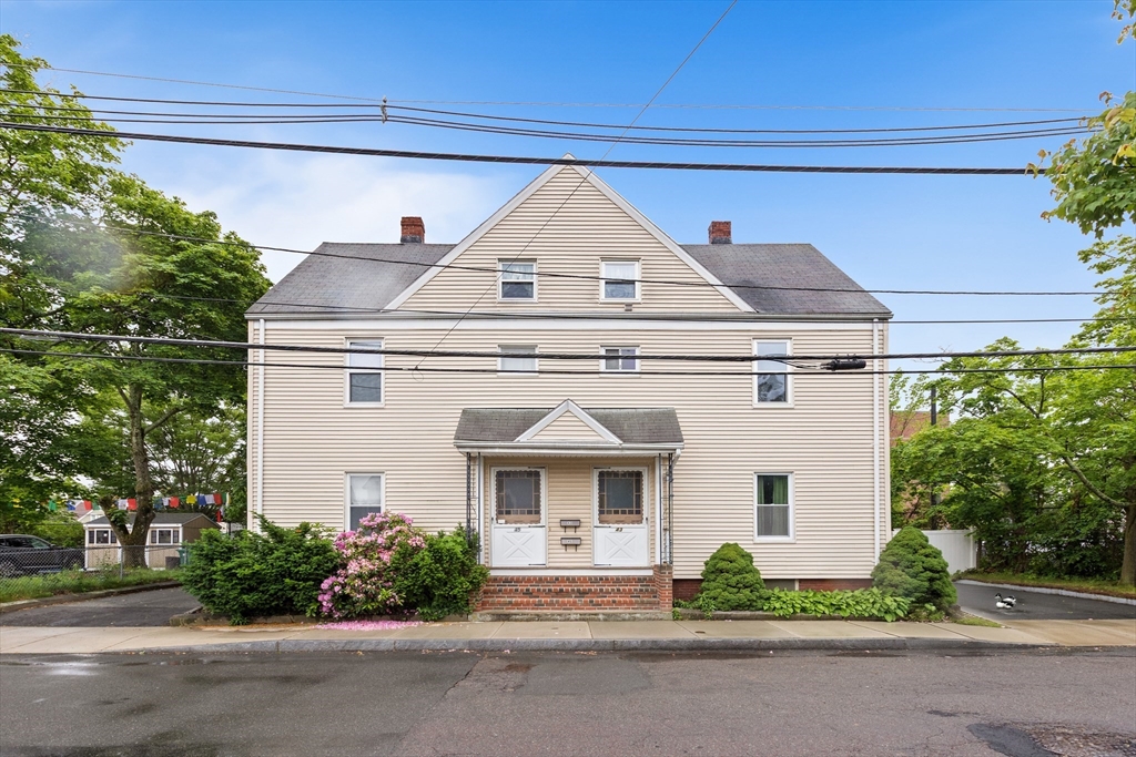 43-45 Tainter St, Medford, Massachusetts, 6 Bedrooms Bedrooms, 12 Rooms Rooms,2 BathroomsBathrooms,Residential Income,For Sale,Tainter St,73389368