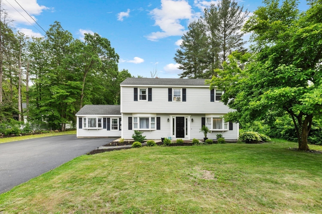 186 Andover Street, North Andover, Massachusetts, 5 Bedrooms Bedrooms, 9 Rooms Rooms,2 BathroomsBathrooms,Residential,For Sale,Andover Street,73389401