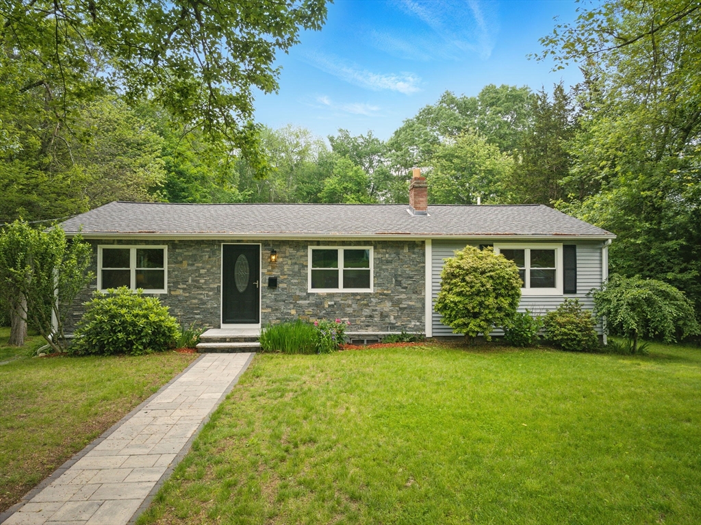 9 Hill Rd, Bedford, Massachusetts, 4 Bedrooms Bedrooms, 7 Rooms Rooms,2 BathroomsBathrooms,Residential,For Sale,Hill Rd,73389410