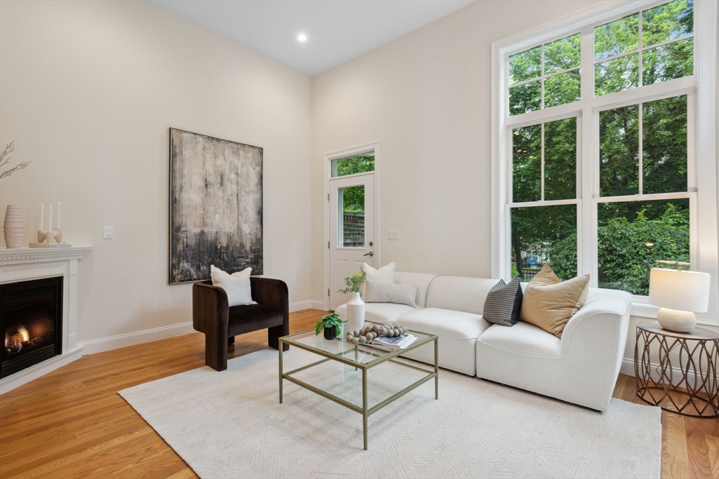 129 Harvey St., Cambridge, Massachusetts, 3 Bedrooms Bedrooms, 7 Rooms Rooms,2.5 BathroomsBathrooms,Residential,For Sale,Harvey St.,73389523