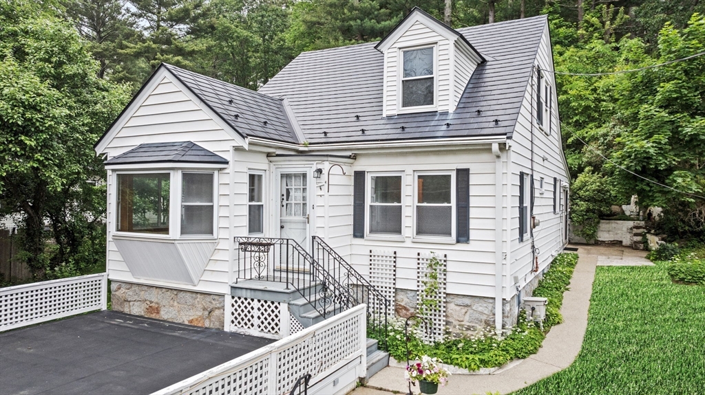 347A Essex Avenue, Gloucester, Massachusetts, 3 Bedrooms Bedrooms, 7 Rooms Rooms,1 BathroomBathrooms,Residential,For Sale,Essex Avenue,73389351