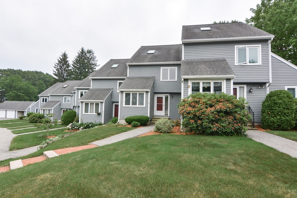 31 Blithewood Avenue, Worcester, Massachusetts, 2 Bedrooms Bedrooms, 6 Rooms Rooms,1.5 BathroomsBathrooms,Residential,For Sale,Blithewood Avenue,73389548