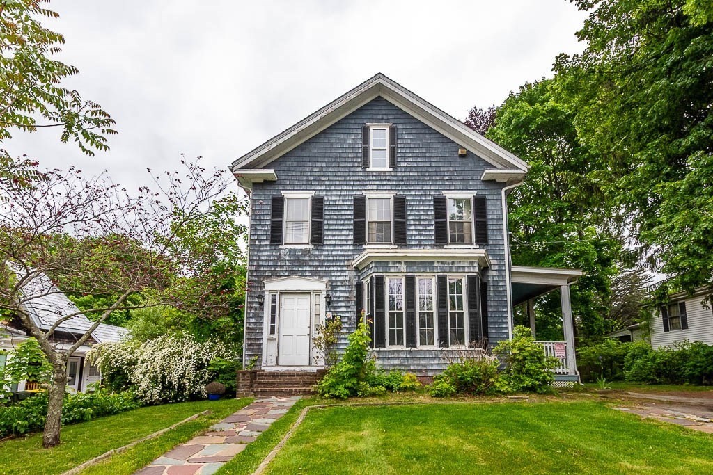 91 Broad St, Bridgewater, Massachusetts, 5 Bedrooms Bedrooms, 10 Rooms Rooms,2 BathroomsBathrooms,Residential Income,For Sale,Broad St,73389458