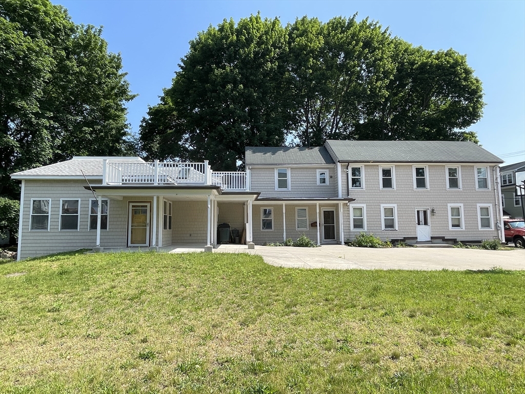 20 Cross St, Salem, Massachusetts, 4 Bedrooms Bedrooms, 10 Rooms Rooms,3 BathroomsBathrooms,Residential Income,For Sale,Cross St,73389622
