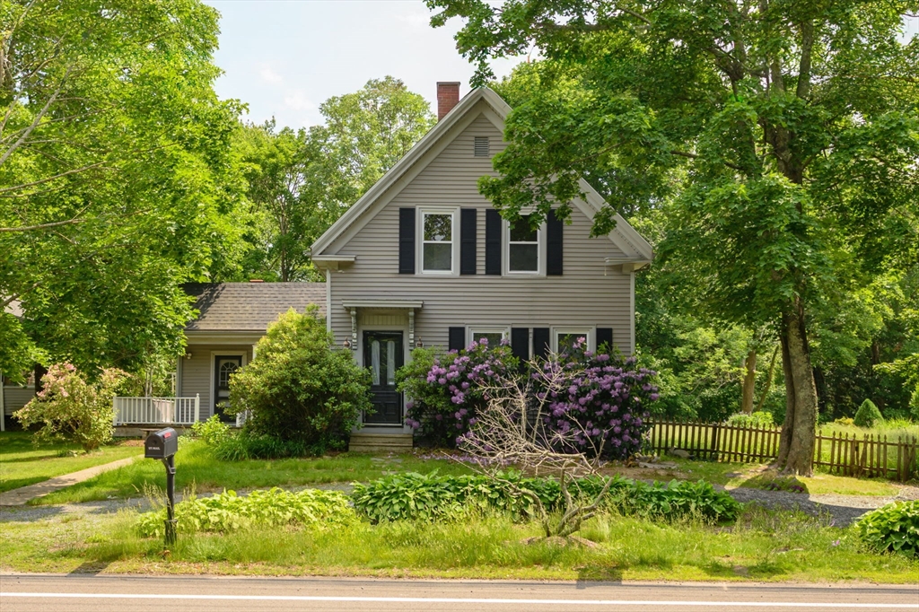 661 Main St, Hanson, Massachusetts, 3 Bedrooms Bedrooms, 6 Rooms Rooms,1.5 BathroomsBathrooms,Residential,For Sale,Main St,73390095