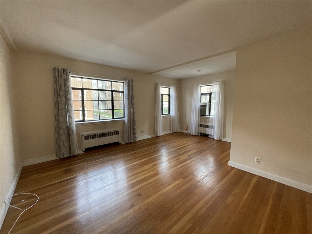 79 Sutherland, Boston, Massachusetts, 2 Bedrooms Bedrooms, 4 Rooms Rooms,1 BathroomBathrooms,Residential Lease,For Rent,Sutherland,73389890