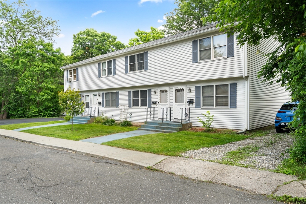 29 Lyman Ave, Easthampton, Massachusetts, 2 Bedrooms Bedrooms, 4 Rooms Rooms,1.5 BathroomsBathrooms,Residential,For Sale,Lyman Ave,73389895