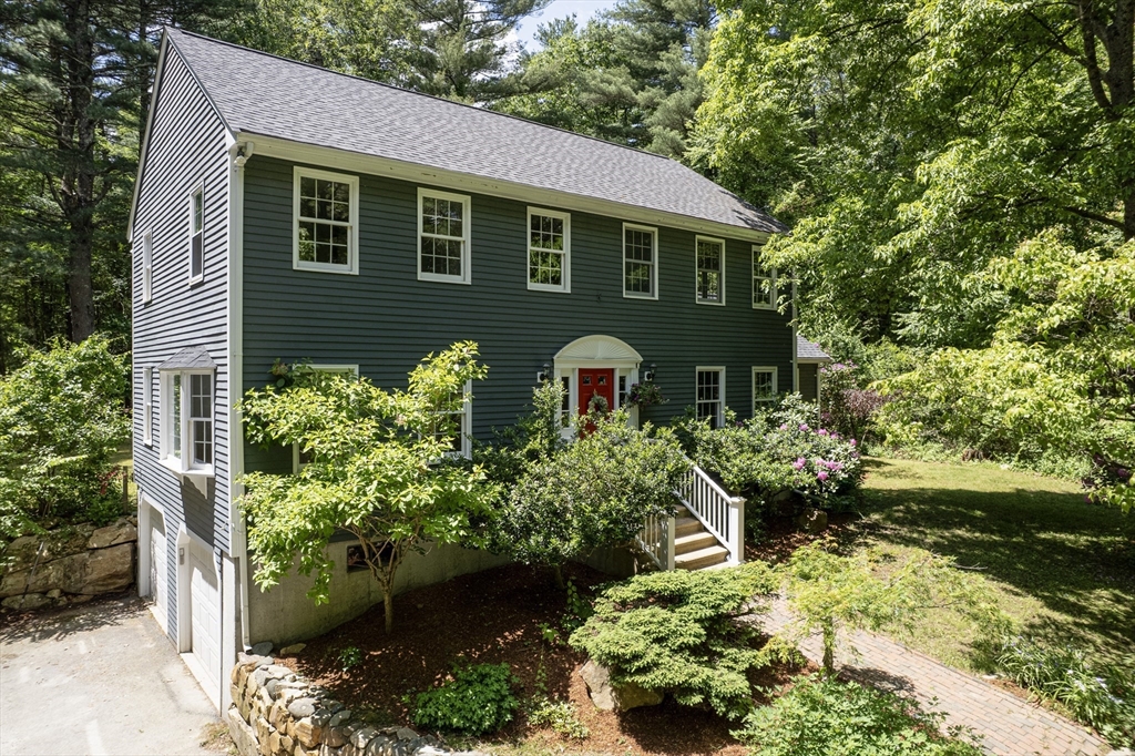 92 Clinton Street, Hopkinton, Massachusetts, 4 Bedrooms Bedrooms, 9 Rooms Rooms,2.5 BathroomsBathrooms,Residential,For Sale,Clinton Street,73389917