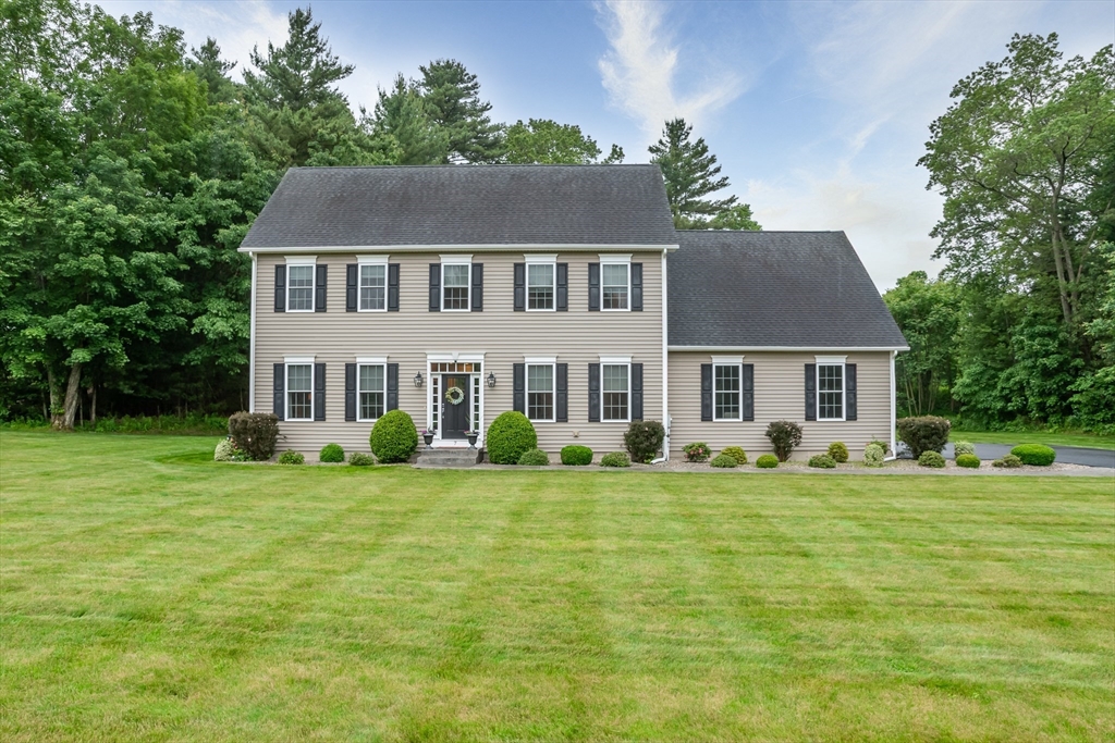 7 Red Gap Rd, Wilbraham, Massachusetts, 4 Bedrooms Bedrooms, 8 Rooms Rooms,3.5 BathroomsBathrooms,Residential,For Sale,Red Gap Rd,73389921