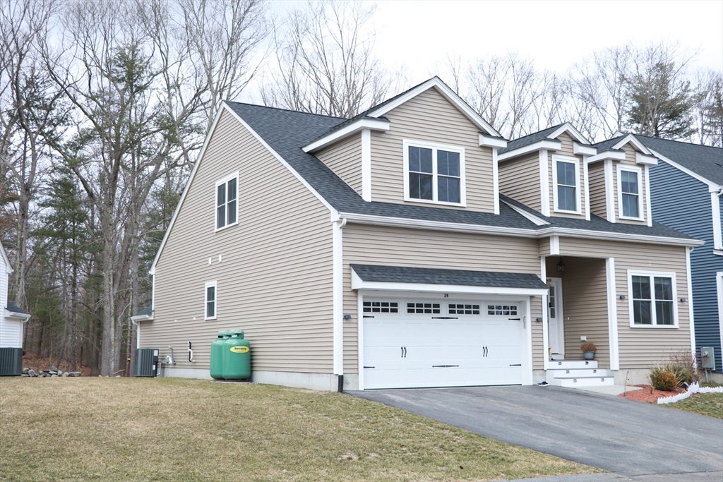 29 Brown Bear Ln, Milford, Massachusetts, 2 Bedrooms Bedrooms, 6 Rooms Rooms,2.5 BathroomsBathrooms,Residential,For Sale,Brown Bear Ln,73389941