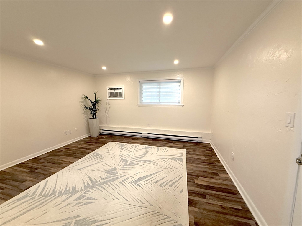 16 Erick Rd, Mansfield, Massachusetts, 2 Bedrooms Bedrooms, 5 Rooms Rooms,1 BathroomBathrooms,Residential,For Sale,Erick Rd,73389964