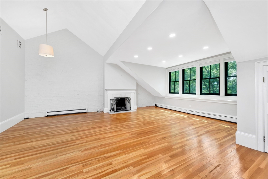 32 E Springfield, Boston, Massachusetts, 3 Bedrooms Bedrooms, 6 Rooms Rooms,1.5 BathroomsBathrooms,Residential,For Sale,E Springfield,73389978