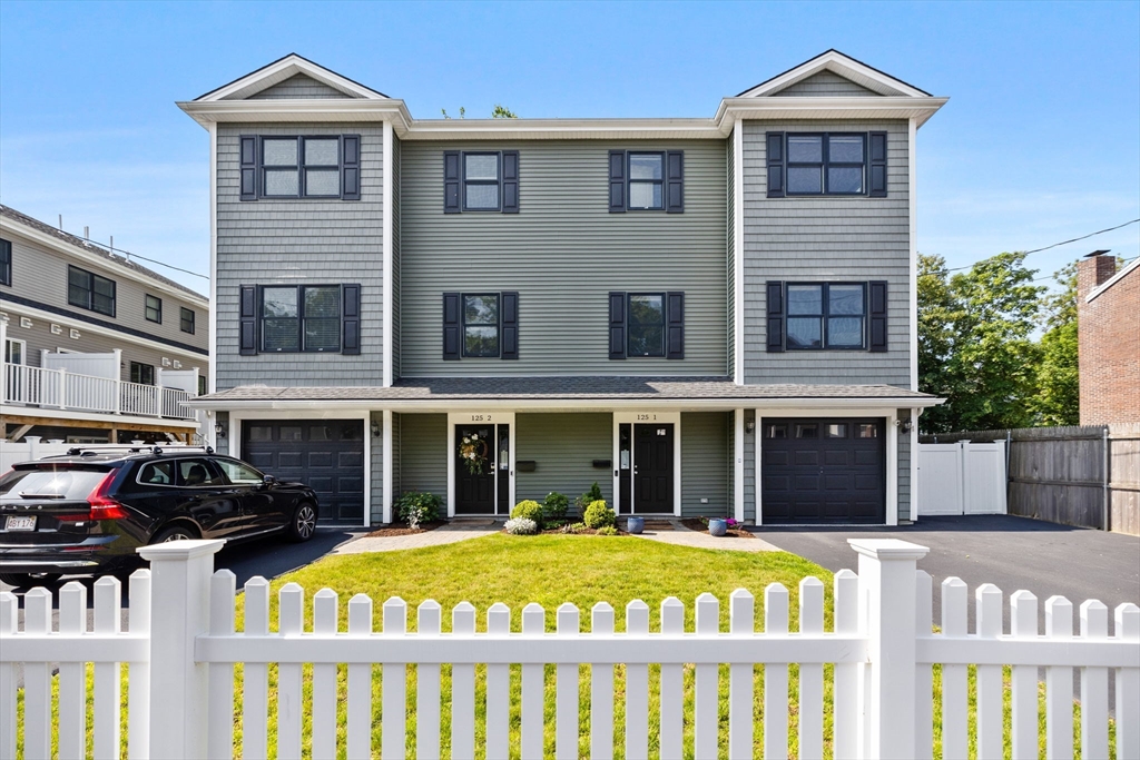125 Ash St, Waltham, Massachusetts, 4 Bedrooms Bedrooms, 7 Rooms Rooms,3.5 BathroomsBathrooms,Residential,For Sale,Ash St,73389994