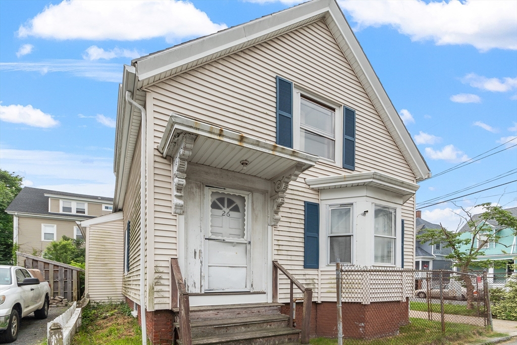 26 Mansfield St, Gloucester, Massachusetts, 3 Bedrooms Bedrooms, 8 Rooms Rooms,2 BathroomsBathrooms,Residential Income,For Sale,Mansfield St,73389974