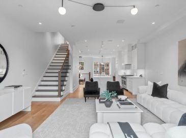 555 East Broadway, Boston, Massachusetts, 3 Bedrooms Bedrooms, 6 Rooms Rooms,3.5 BathroomsBathrooms,Residential,For Sale,East Broadway,73390125