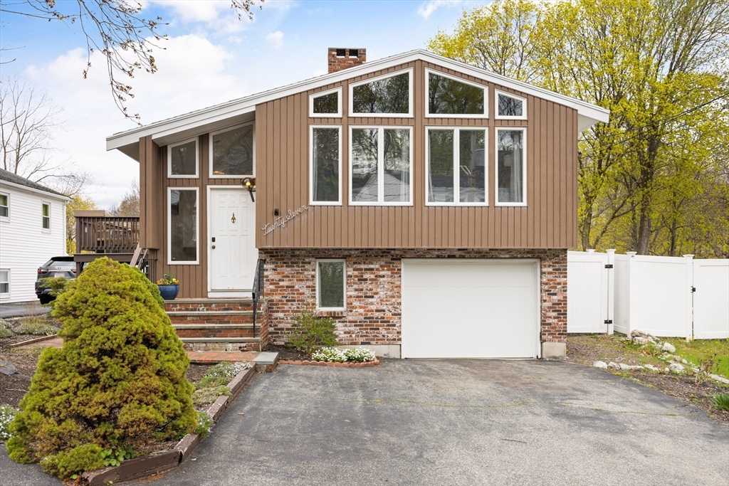 27 Johnson Street, Malden, Massachusetts, 2 Bedrooms Bedrooms, 5 Rooms Rooms,2 BathroomsBathrooms,Residential,For Sale,Johnson Street,73390130