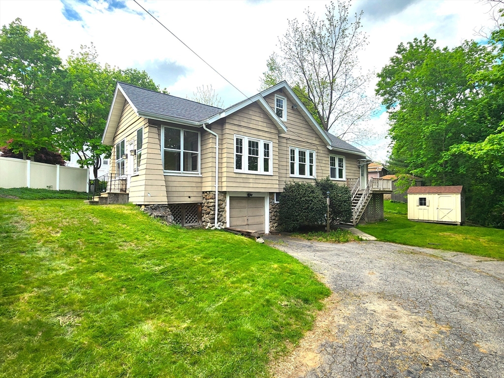 14 Drummond Avenue, Worcester, Massachusetts, 3 Bedrooms Bedrooms, 7 Rooms Rooms,1.5 BathroomsBathrooms,Residential,For Sale,Drummond Avenue,73390226
