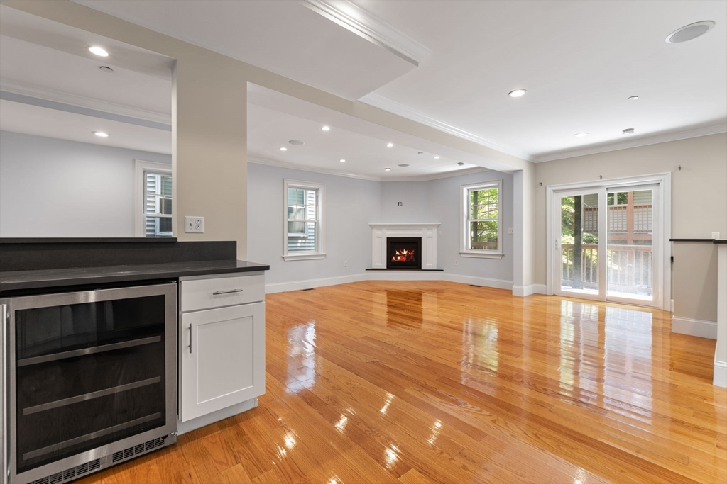 20 Winfield Street, Boston, Massachusetts, 3 Bedrooms Bedrooms, 7 Rooms Rooms,3 BathroomsBathrooms,Residential,For Sale,Winfield Street,73390323