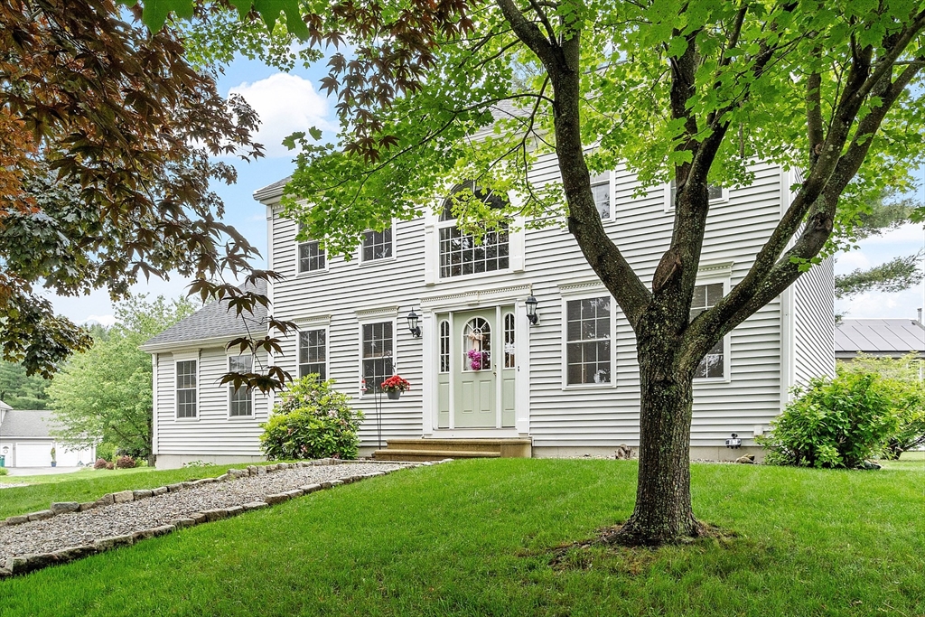 95 Eleanor Street, Fitchburg, Massachusetts, 3 Bedrooms Bedrooms, 6 Rooms Rooms,1.5 BathroomsBathrooms,Residential,For Sale,Eleanor Street,73390330