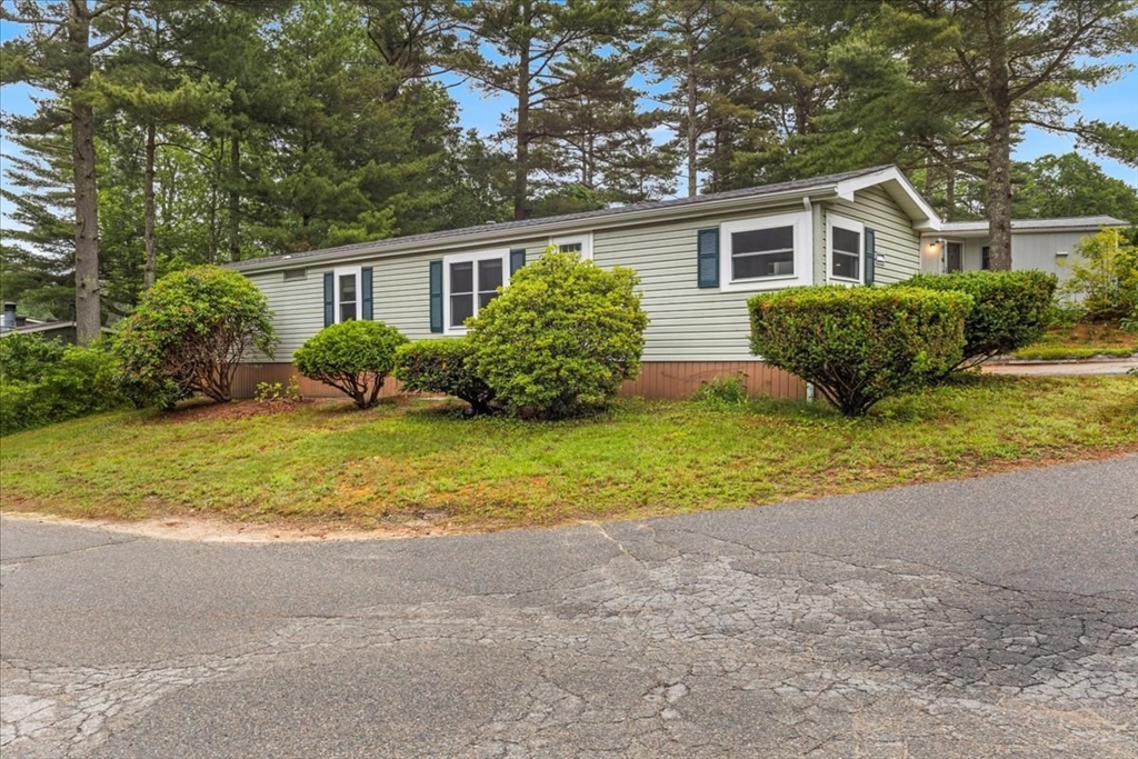 2 Williams St, Carver, Massachusetts, 2 Bedrooms Bedrooms, 5 Rooms Rooms,1 BathroomBathrooms,Residential,For Sale,Williams St,73390132