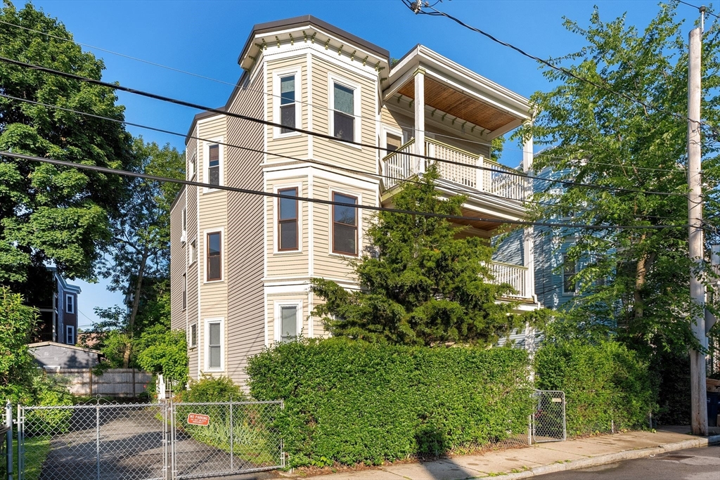 21 Gartland St., Boston, Massachusetts, 2 Bedrooms Bedrooms, 6 Rooms Rooms,1 BathroomBathrooms,Residential,For Sale,Gartland St.,73390151