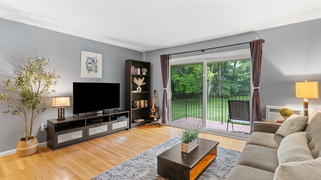 9 Longwood Drive, Andover, Massachusetts, 1 Bedroom Bedrooms, 4 Rooms Rooms,1 BathroomBathrooms,Residential,For Sale,Longwood Drive,73390185